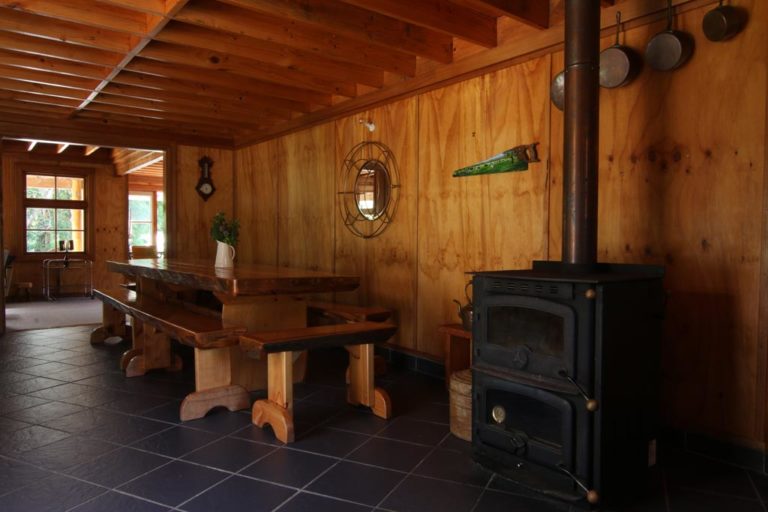 Guest dining area On the Track Lodge