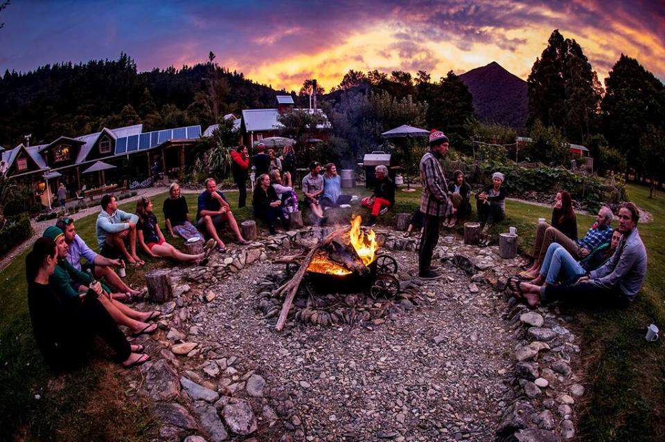 Fire pit On the Track Lodge Nydia Bay